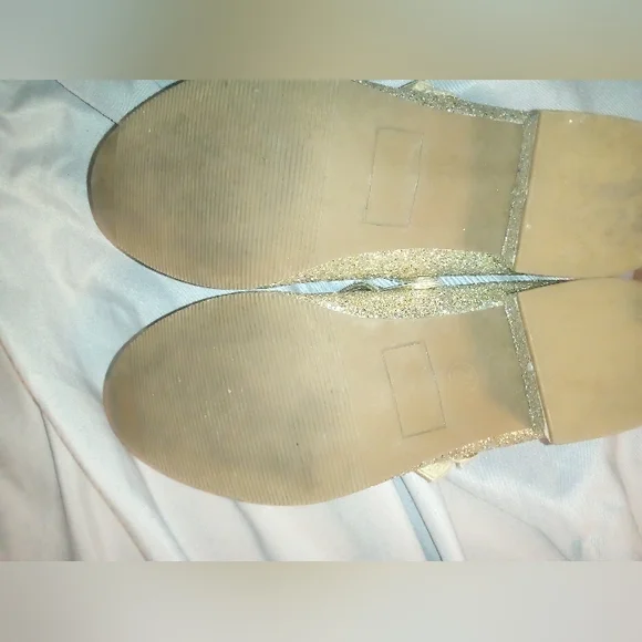 Chic Gold Glitter Girls Dress Shoes - Picture 4 of 4